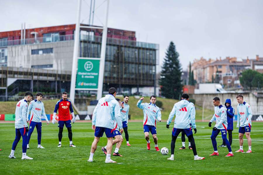 Entrenamiento de la selección pasado por agua