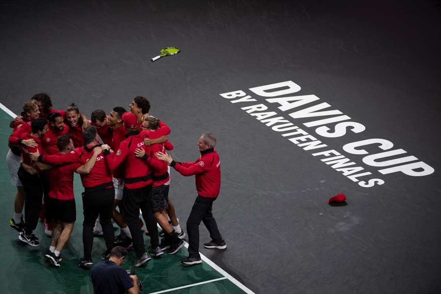 Holger Runes overmand sikrer Davis Cup trofæ til Canada for første gang i historien