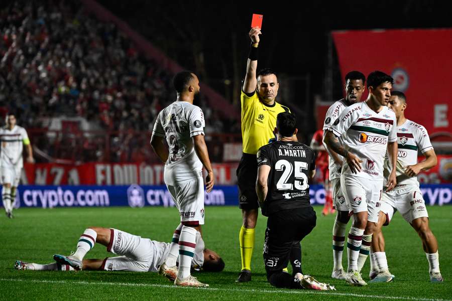 Alexis Martin foi expulso e deu condições ao empate do Fluminense