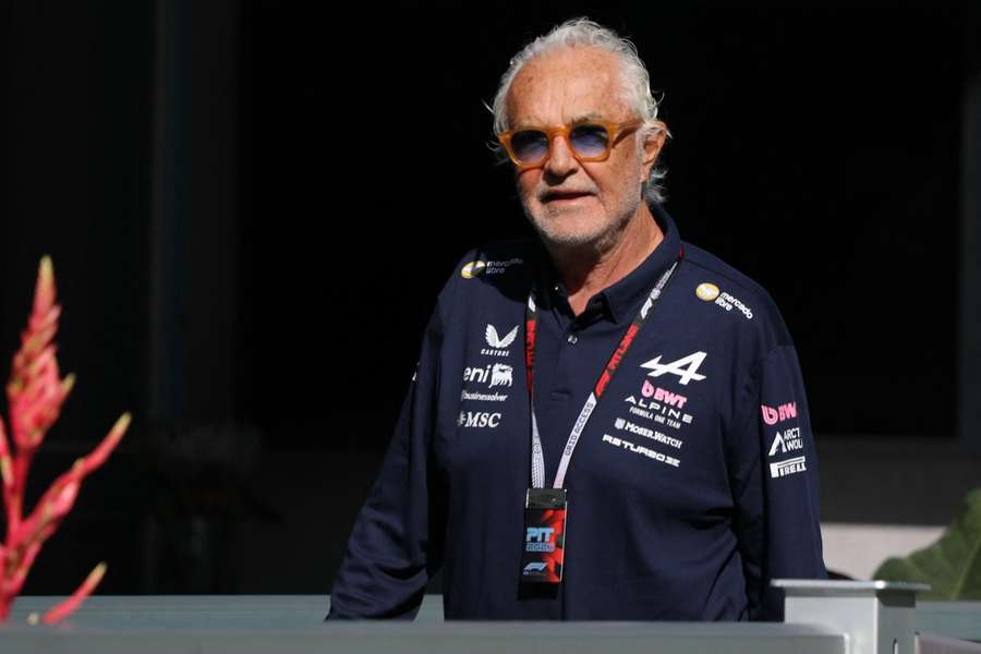 Helmut Marko hat sich für eine Verlängerung von Max Verstappen bei Red Bull ausgesprochen. Helmut Marko hat sich für eine Verlängerung von Max Verstappen bei Red Bull ausgesprochen.