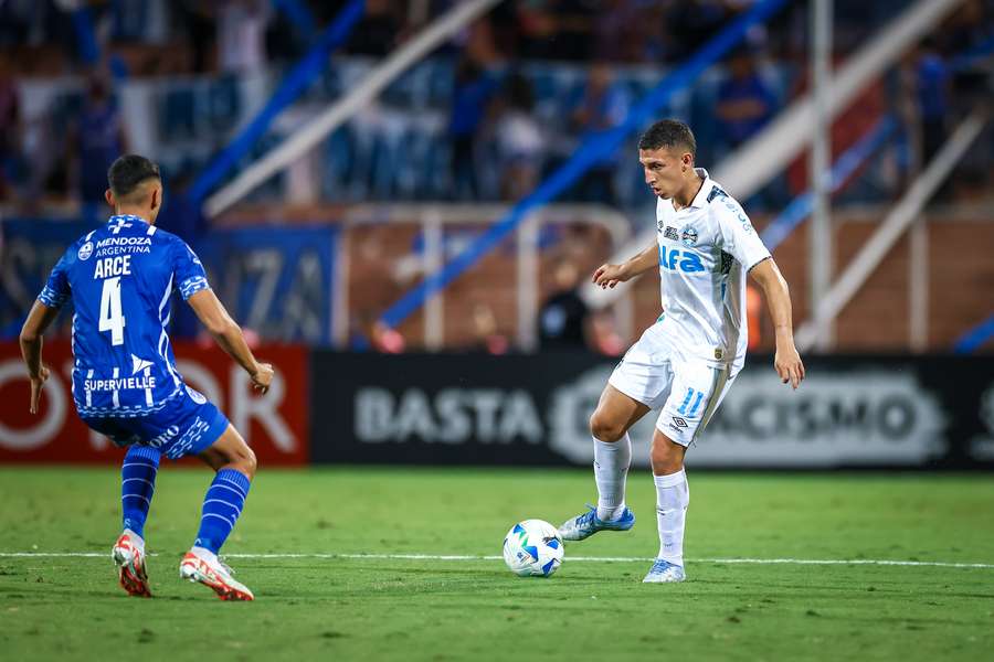 Na Argentina, Grêmio e Godoy Cruz empataram em 2 a 2