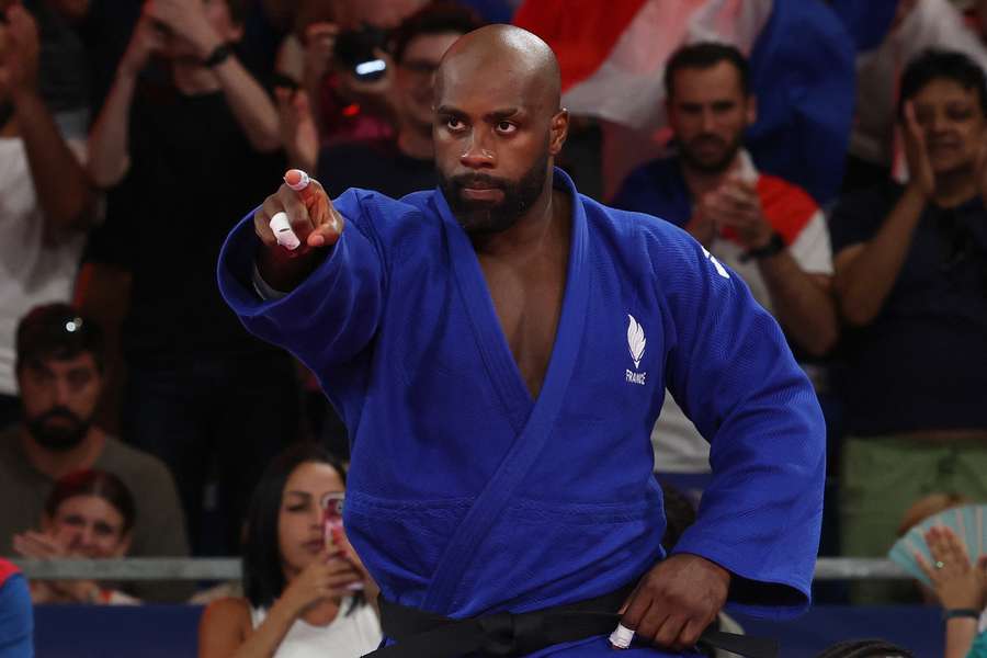 Teddy Riner foi a estrela mais cintilante na competição disputada ao longo de oito dias na Arena Champ-de-Mars