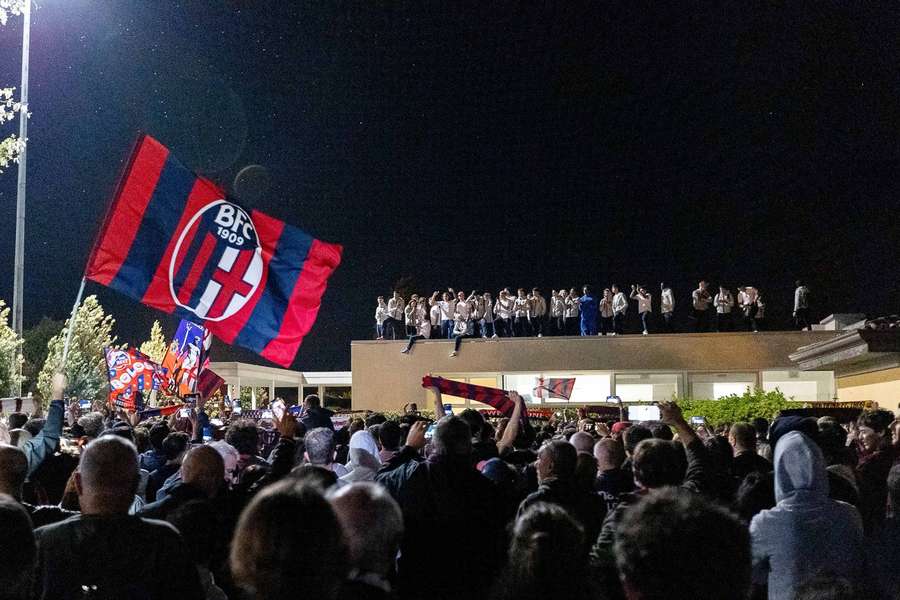Celebrações em Bolonha juntaram milhares de adeptos