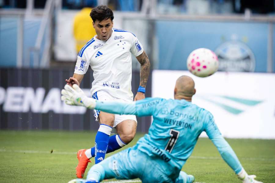 Kaio Jorge foi eficaz na goleada celeste