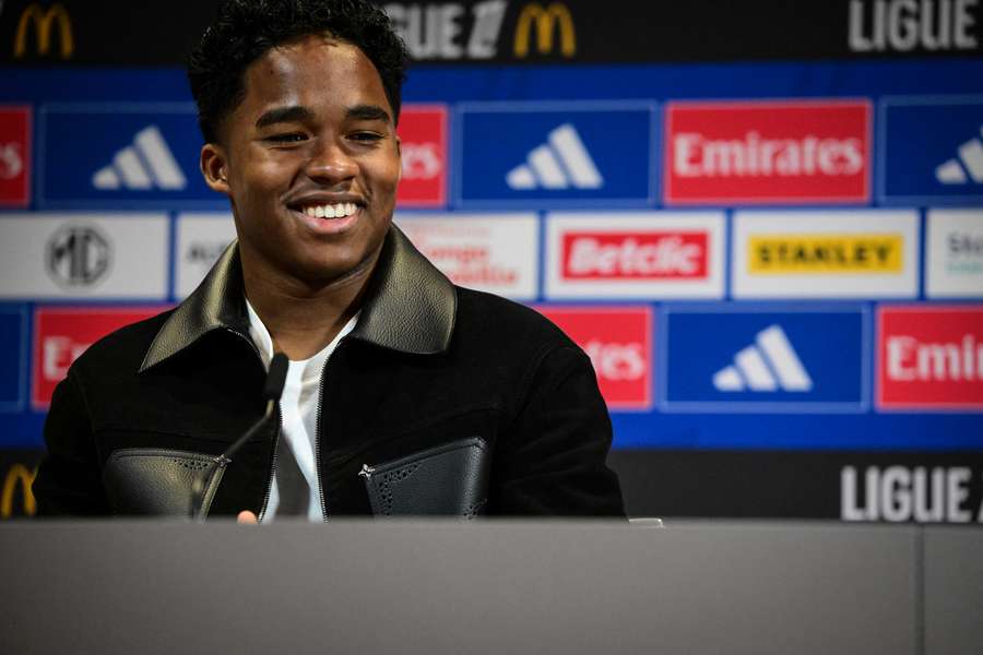 Endrick face à la presse ce lundi.