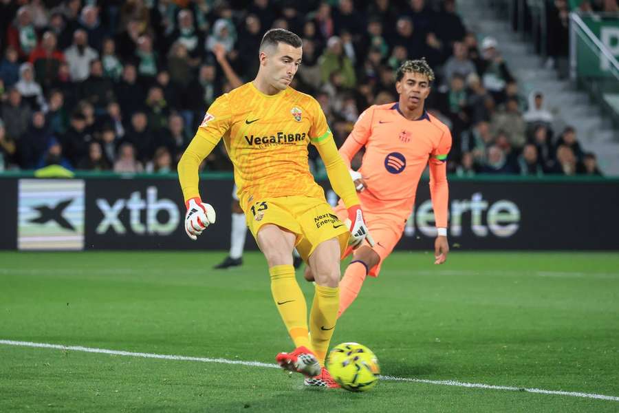 În sezonul recent încheiat, Inaki Pena fusese împrumutat de Barcelona la Elche În sezonul recent încheiat, Inaki Pena fusese împrumutat de Barcelona la Elche