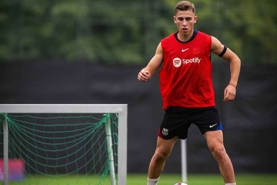 Fermín em treino do Barcelona nesta segunda-feira (14)