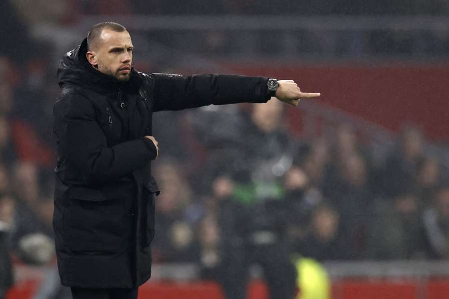 Coach John Heitinga bleef ook in zijn Europese debuutwedstrijd als hoofdcoach ongeslagen