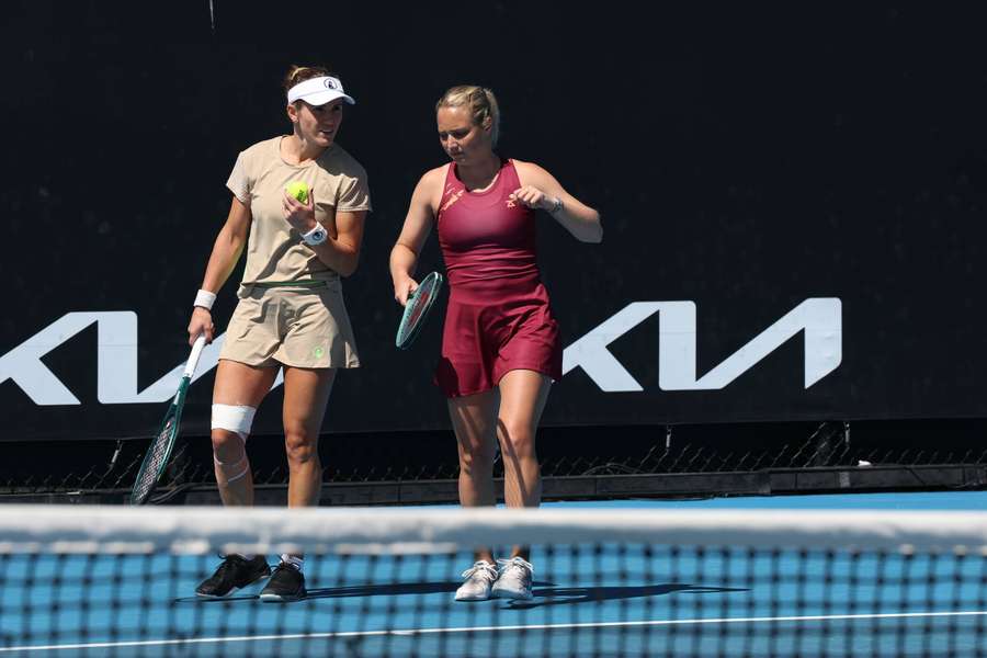 Szybka porażka Katarzyny Kawy w pierwszej rundzie debla podczas Australian Open