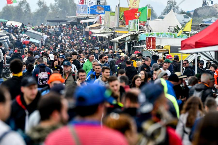 Dia de romaria em Fafe com o Rali de Portugal