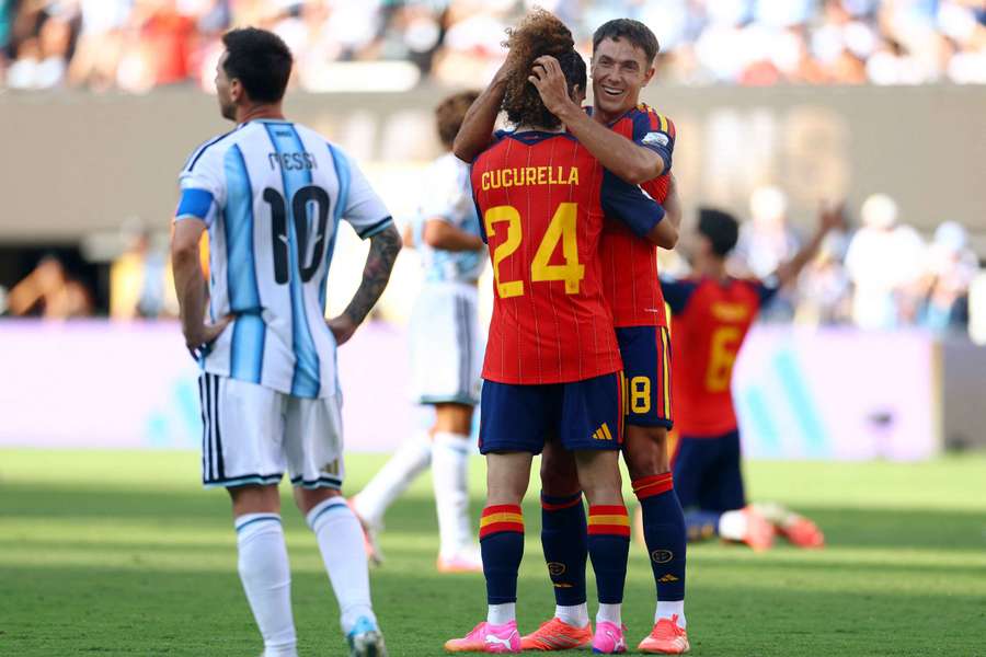 Mais um título para Cucurella Mais um título para Cucurella