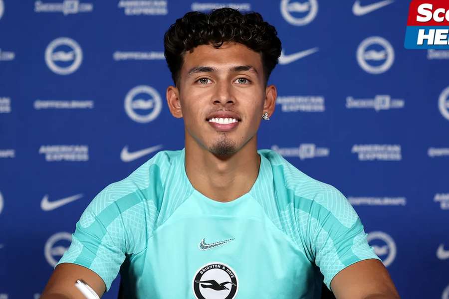 Jeremy Sarmiento renova contrato com o Brighton