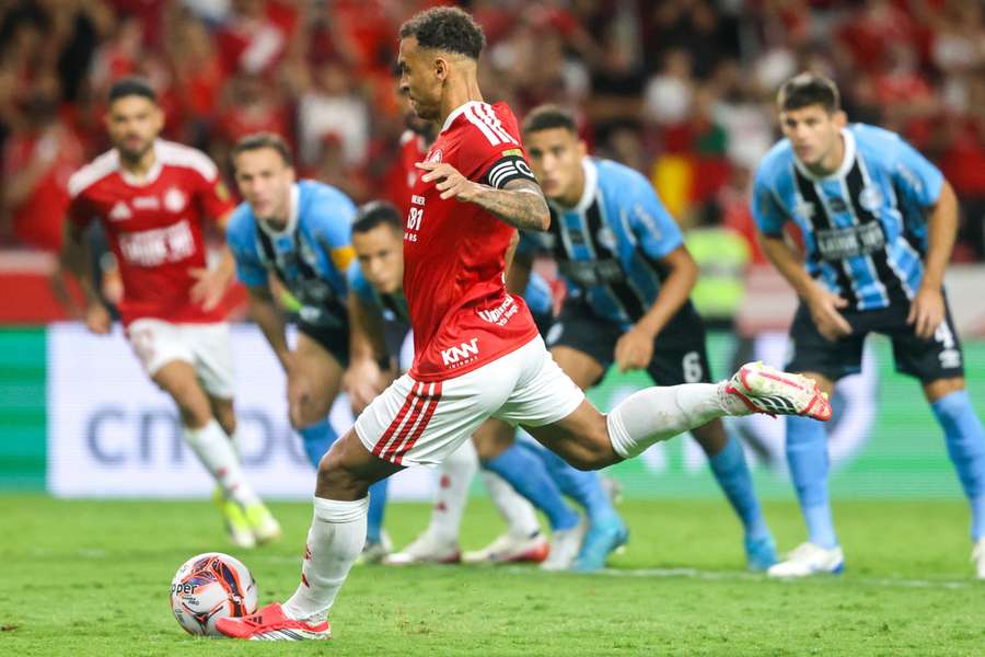Internacional e Grêmio escreverão um novo capítulo na rivalidade histórica neste sábado (11)