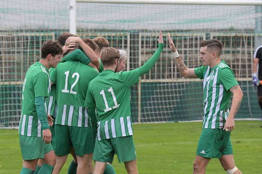 Fotbalisté Meteoru si užívají netradiční zimní přípravy. Fotbalisté Meteoru si užívají netradiční zimní přípravy.