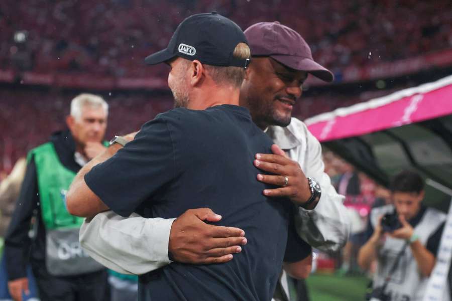 Umarmung zwischen Hoeneß und Kompany Umarmung zwischen Hoeneß und Kompany