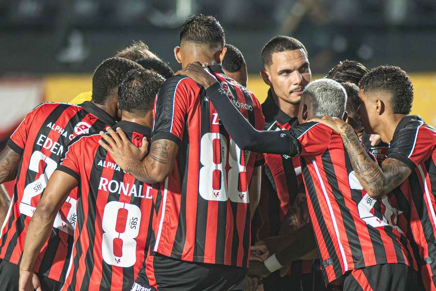 O Vitória perdeu para o Botafogo-SP na 1ª rodada
