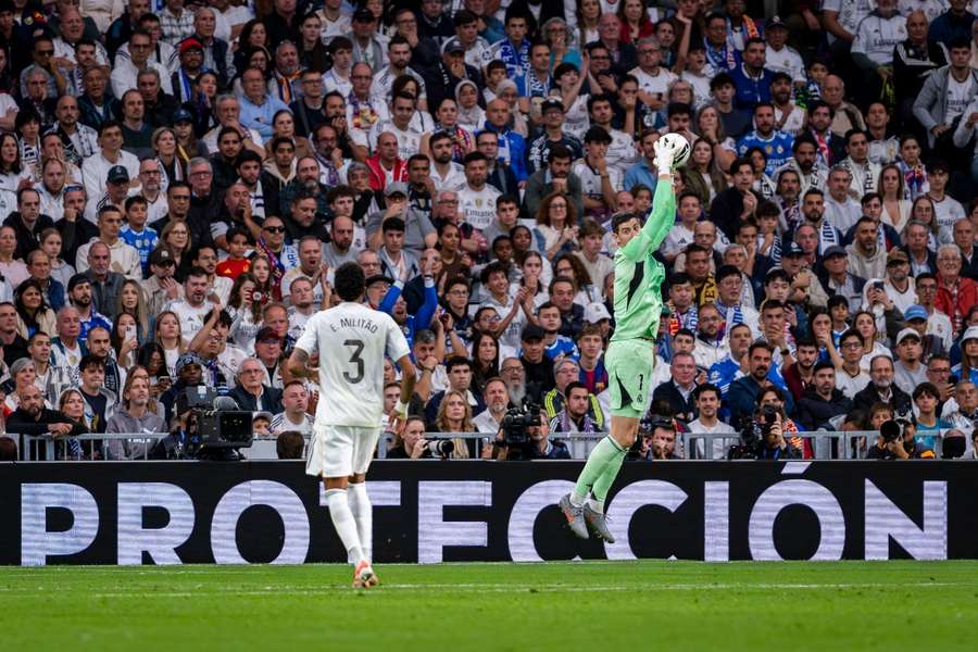 Militao y Courtois, durante el Real Madrid-Barcelona Militao y Courtois, durante el Real Madrid-Barcelona