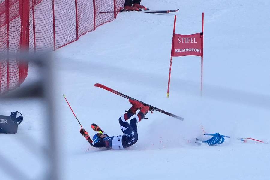 Mikaela Shiffrin va attendre avant de rechausser les skis.