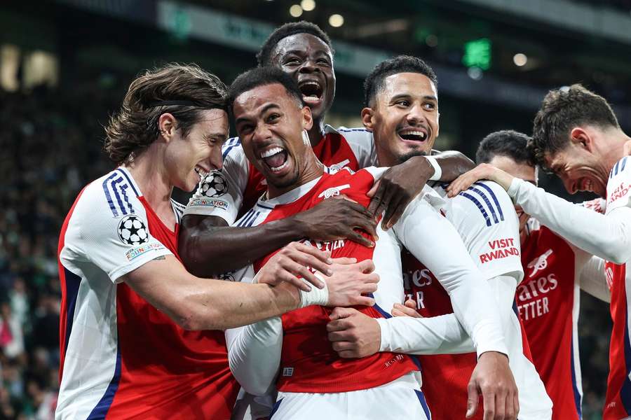 Arsenal hammer Sporting 