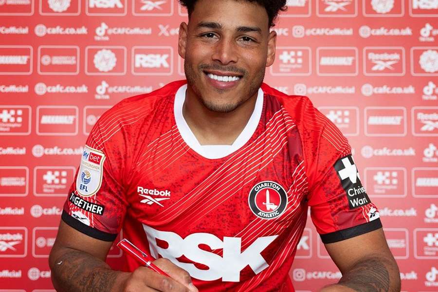 DONE DEAL: Charlton snap up Hernandez DONE DEAL: Charlton snap up Hernandez