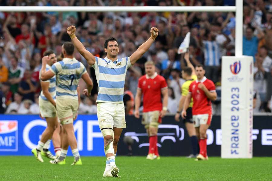 Argentinië viert feest na de overwinning op Wales en speelt vrijdag de halve finale op het WK