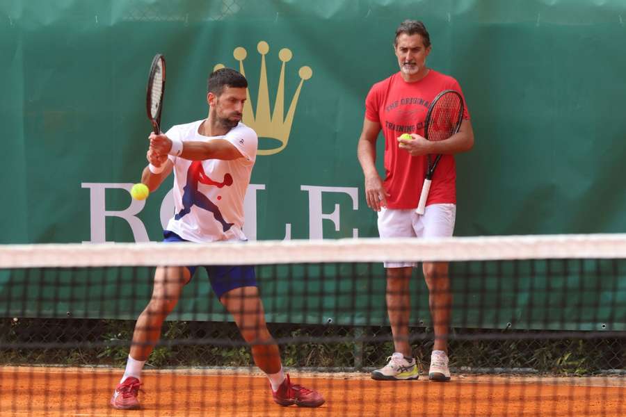 Djokovic, durante un entrenamiento en Montecarlo