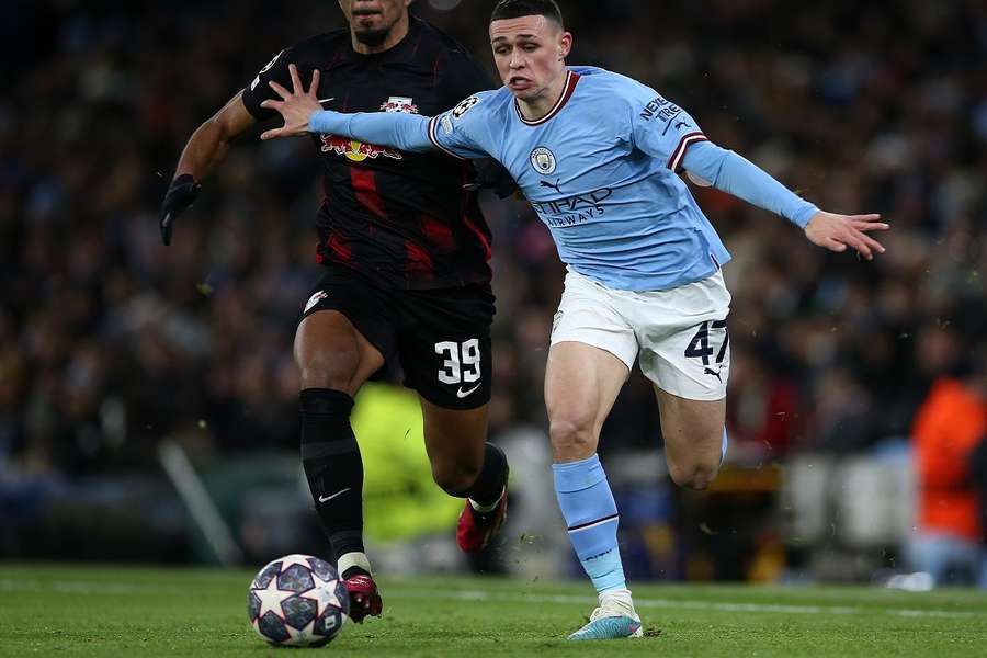 Phil Foden is er zondagavond niet bij op Wembley door een operatie aan de blinde darm