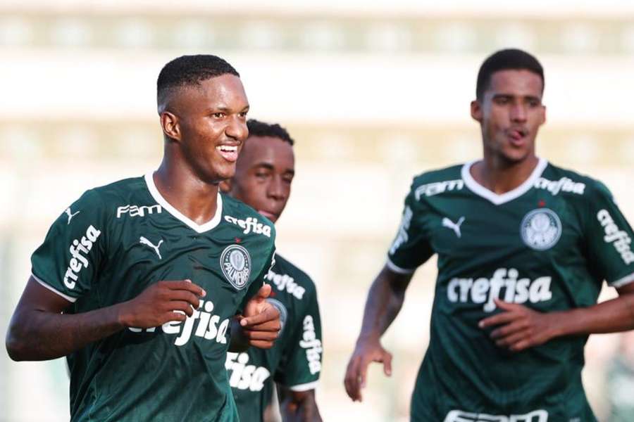 Palmeiras atropela o Sampaio Corrêa e se garante na 3ª fase da Copinha