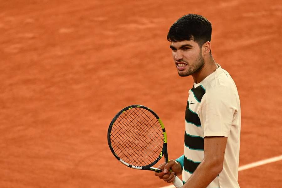 Carlos Alcaraz ajunge pentru a doua oară consecutiv în finala Roland Garros