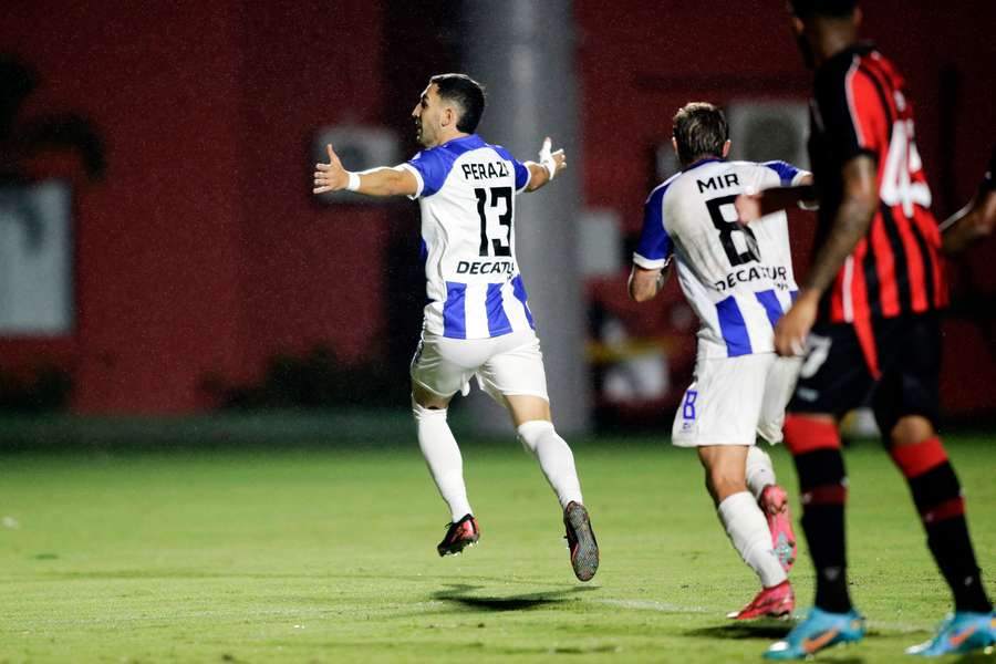 Peraza castigou o Vitória na etapa final Peraza castigou o Vitória na etapa final