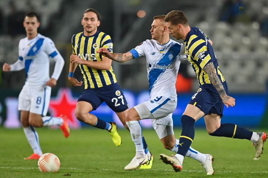 Op 3 november werd de wedstrijd tussen Dynamo Kyiv en Fenerbahçe gespeeld in het Poolse Krakow