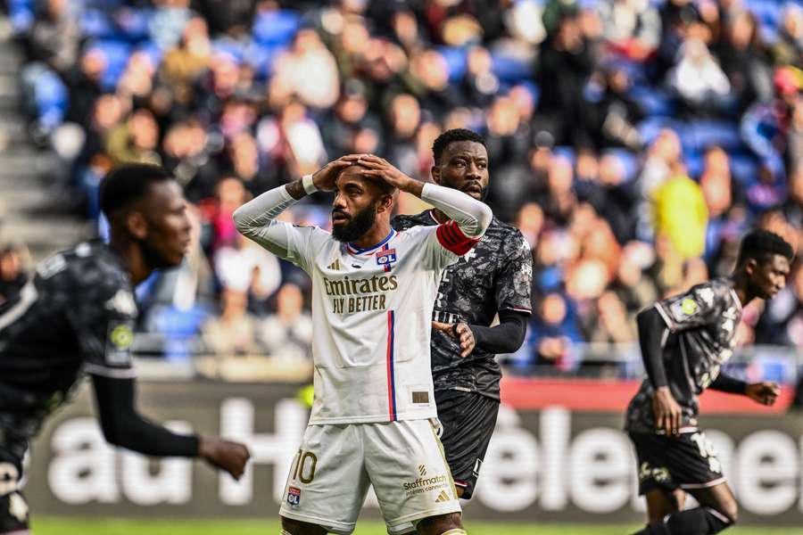 Lacazette, o capitão do Lyon