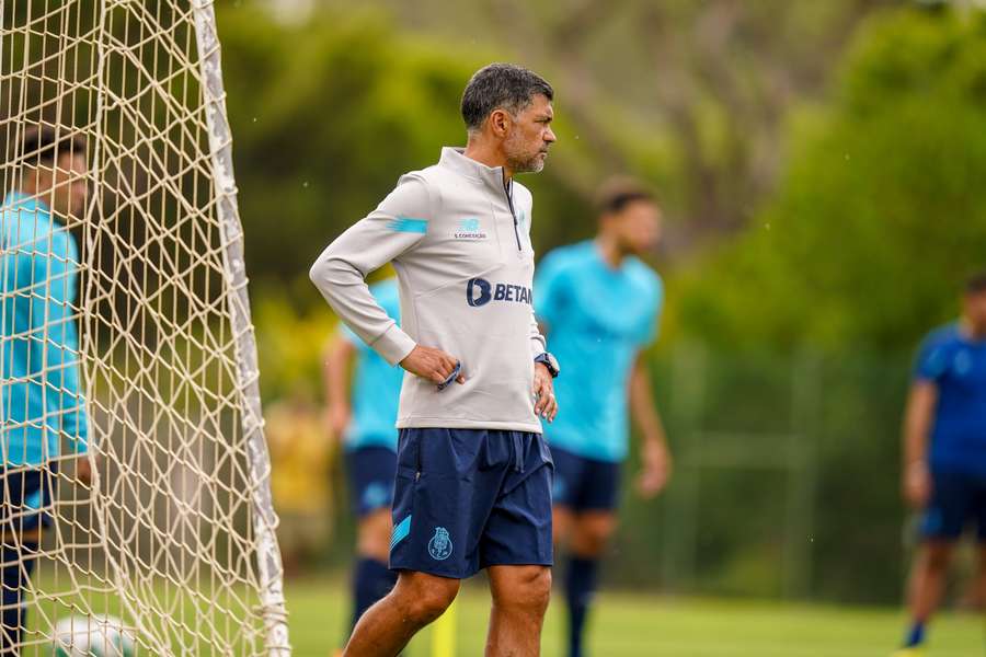 Sérgio Conceição orientou duas sessões de treino