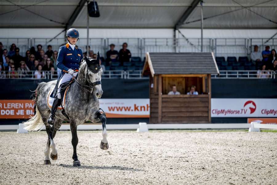 Thamar Zweistra met Hexagon’s Ich Weiss op archiefbeeld, in Ermelo eerder dit jaar