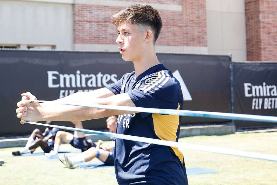 Guler foi contratado junto ao Fenerbahçe