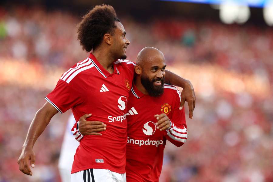 Manchester United face a transfer decision on Joshua Zirkzee