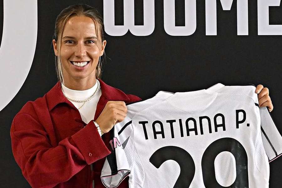 Tatiana Pinto con la camiseta de la Juventus