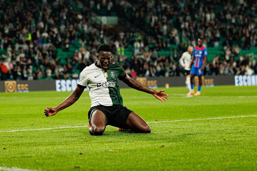 Salvador Blopa fez dois golos diante do Alverca Salvador Blopa fez dois golos diante do Alverca