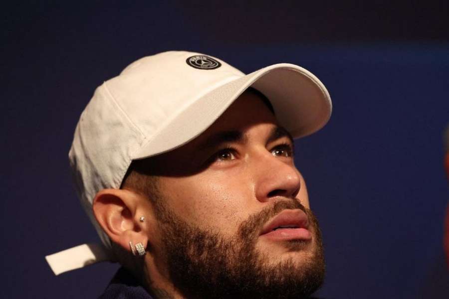 Neymar confirma que os jogadores brasileiros querem Ancelotti como treinador.