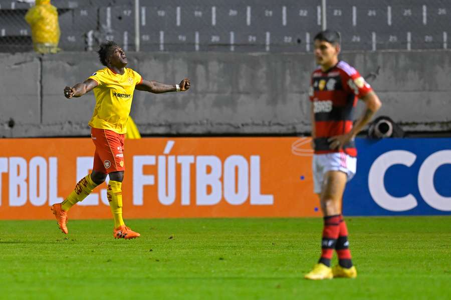Roberto Ordóñez celebra su gol ante el Flamengo.