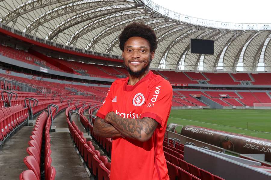 Luiz Adriano foi campeão do mundo pelo Inter