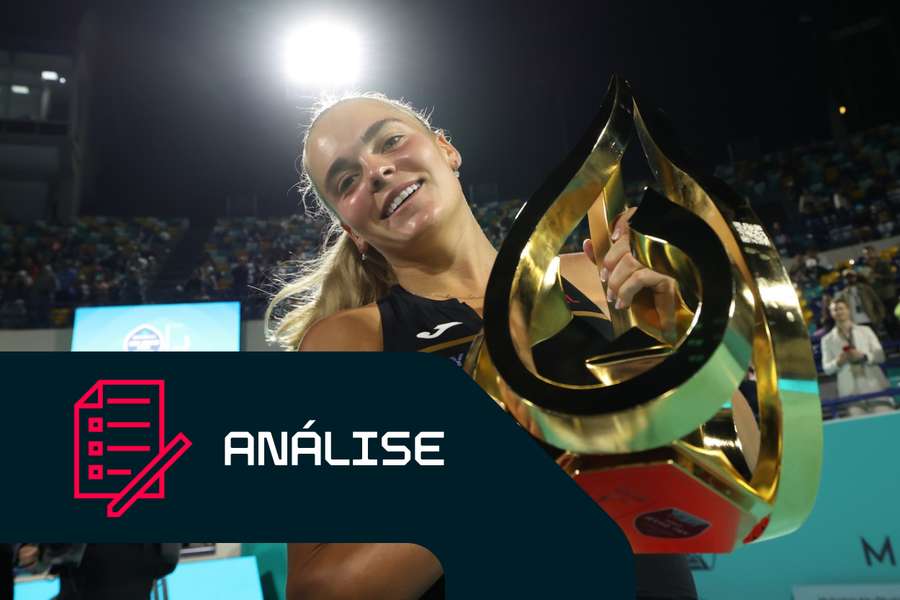 Sara Bejlek com o seu troféu em Abu Dhabi