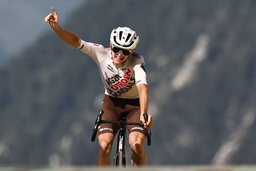 Der Österreicher Felix Gall triumphiert auf der Etappe nach Courchevel.