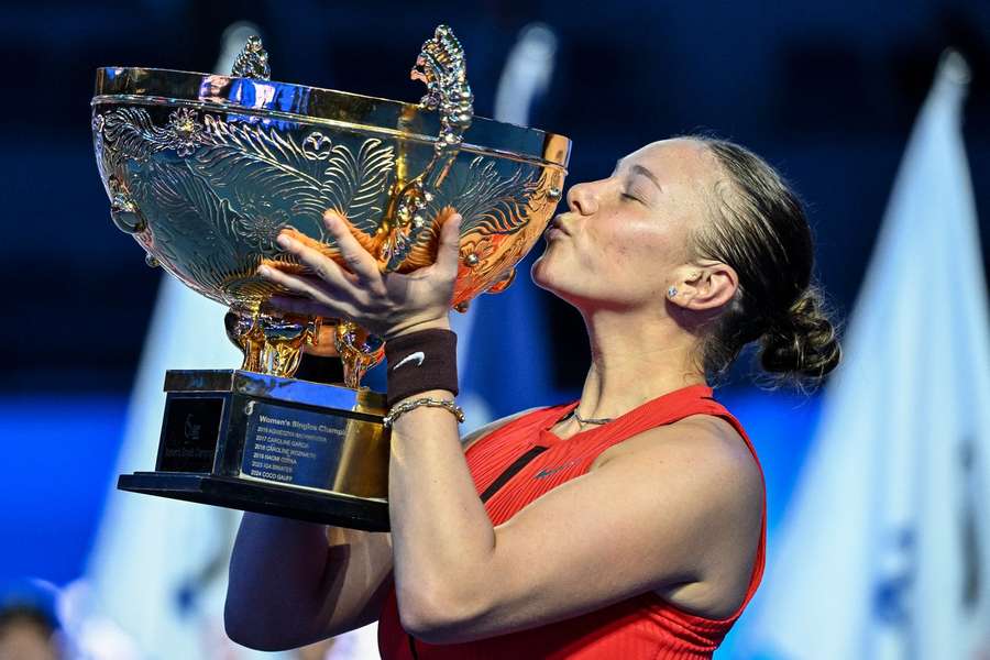 Amanda Anisimova beat Linda Noskova to win the China Open