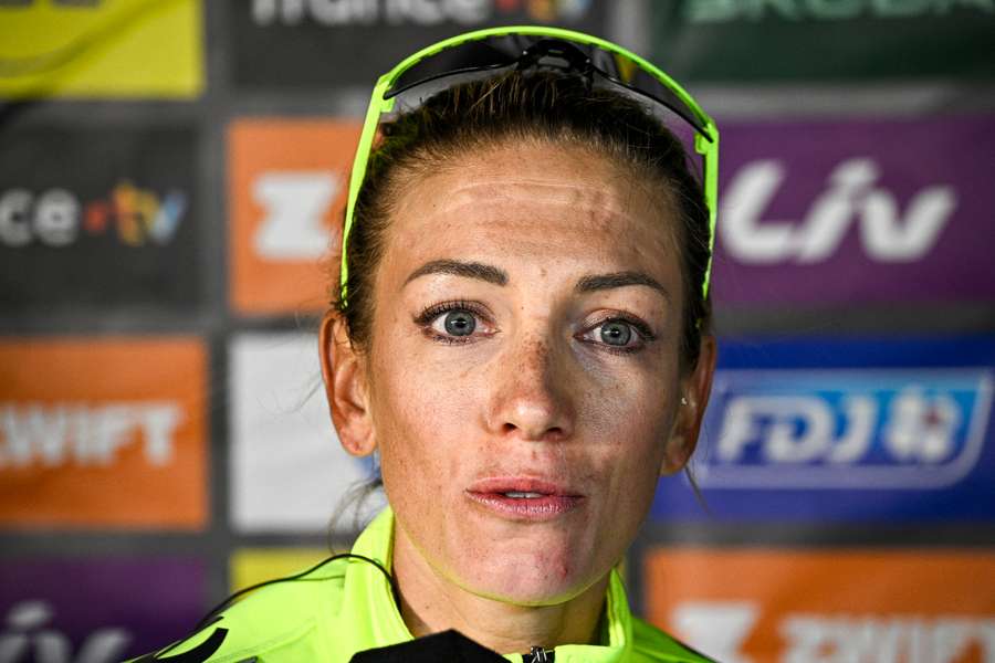 "Ce maillot jaune c’est le rêve d’une petite fille", Pauline Ferrand-Prévot très émue après sa victoire