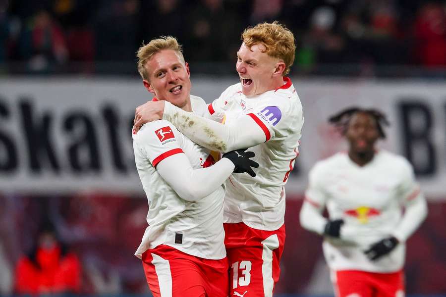 Xaver Schlager jubelt mit Nicolas Seiwald über sein Tor Xaver Schlager jubelt mit Nicolas Seiwald über sein Tor