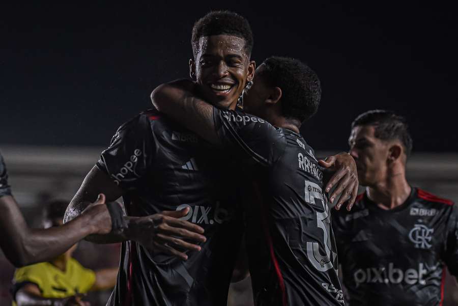 Carlinhos marcou duas vezes em Bangu 0x5 Flamengo