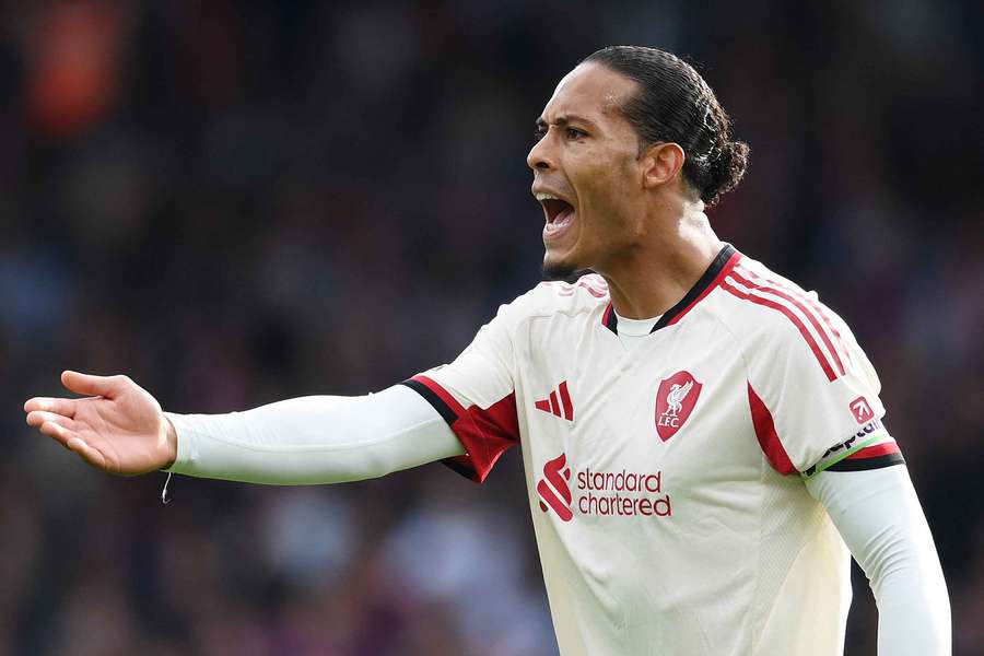 Liverpool de Van Djik vem de derrota para o Crystal Palace
