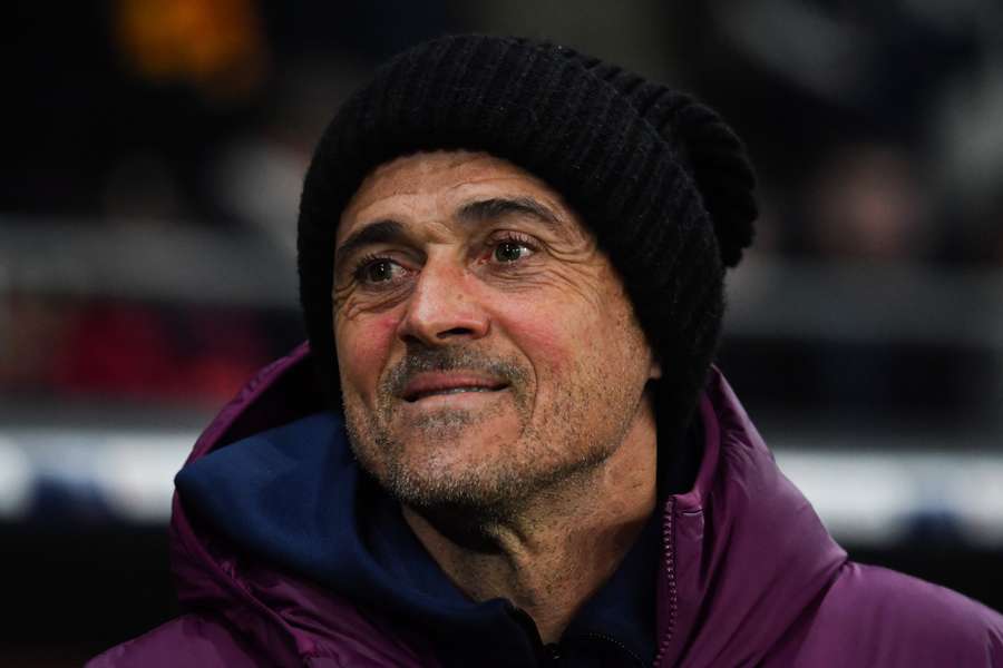 Luis Enrique, bien abrigado.