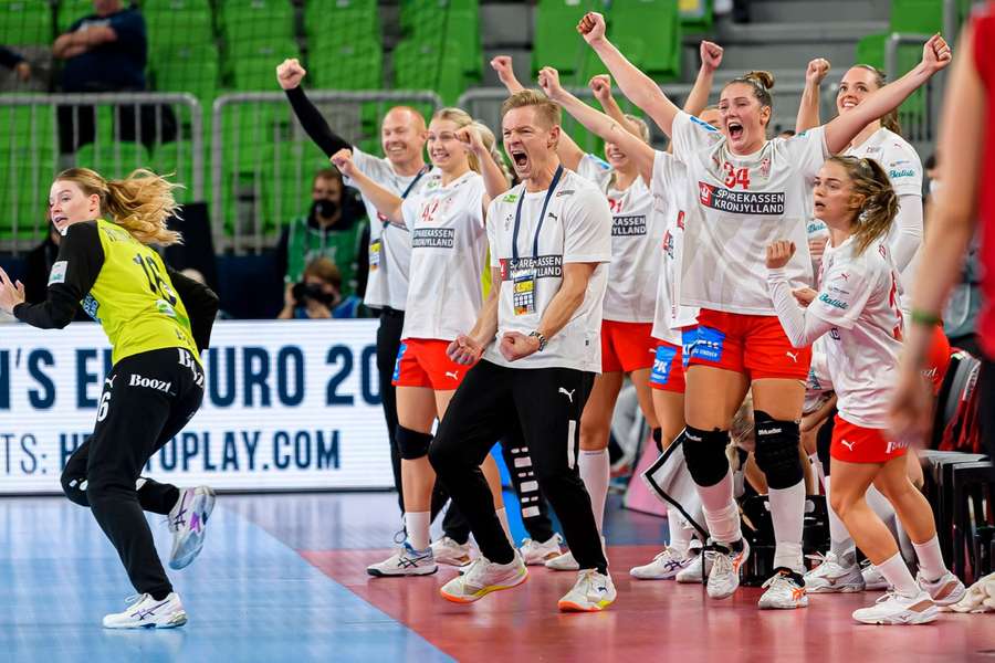 Danske hold var euforiske efter sejren i semifinalen mod Montenegro.